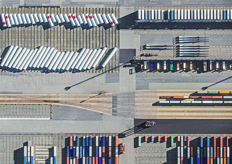 Illustration for article titled The aerial photography of Bernhard Lang